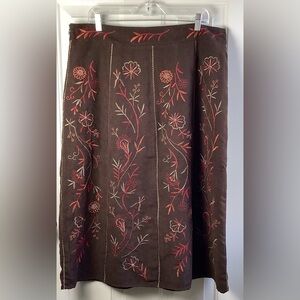 Dressbarn NWT Faux Suede Brown Embroidered Floral MIDI Skirt Cottagecore Sz 16W